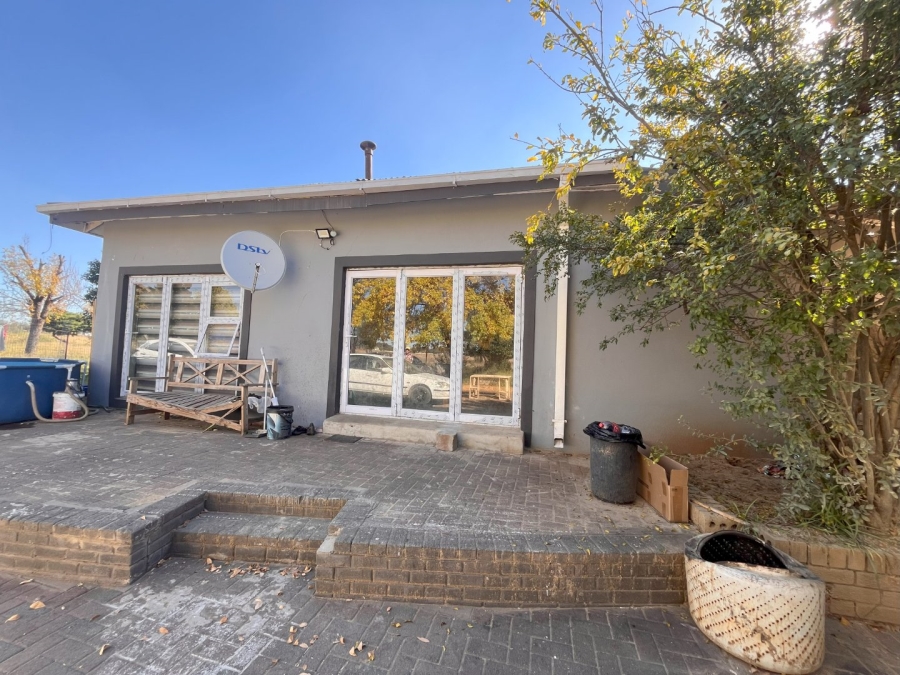 5 Bedroom Property for Sale in Levins Estate Free State